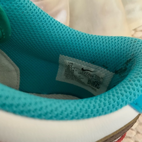 NIKE - Picture 6 of 8